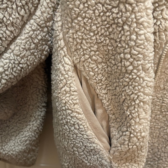 PINK Victoria's Secret Plush Sherpa Jacket - Picture 5 of 6